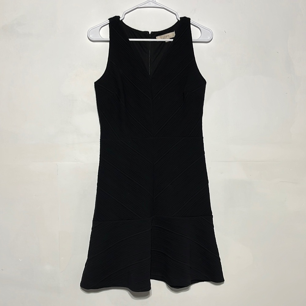 NEW Ann Taylor LOFT Black Sleeveless Textured Peplum Hem Sheath Dress Size 2